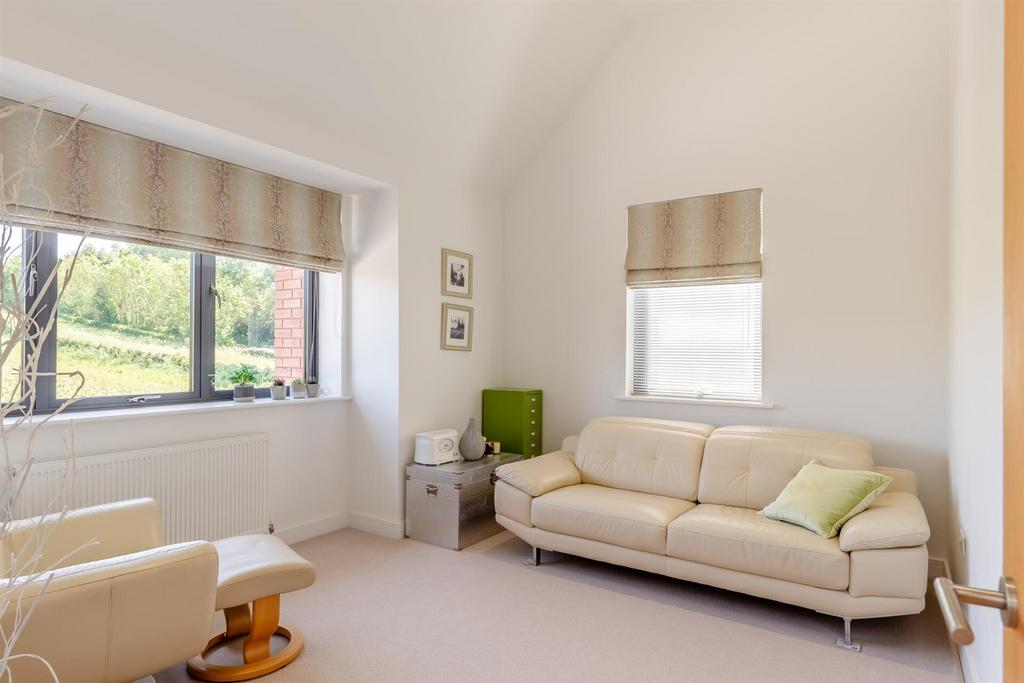 8649640-interior02.jpg