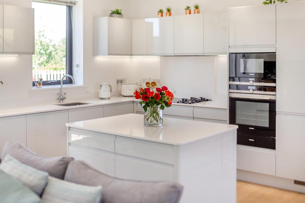 8649640-interior22.jpg