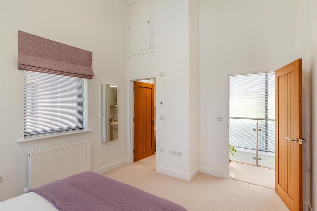 8649640-interior01.jpg