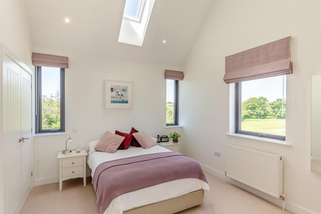 8649640-interior10.jpg