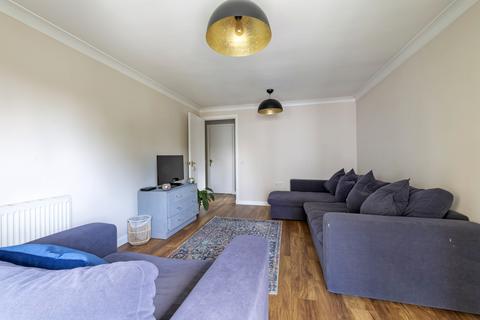 1 bedroom flat to rent, Winders Road, London, SW11