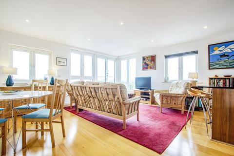 2 bedroom flat to rent, Park Heights, Constitution Hill, Woking, GU22