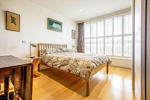 2 bedroom flat to rent, Park Heights, Constitution Hill, Woking, GU22