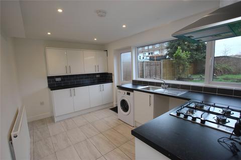 3 bedroom terraced house to rent, Willow Way, Dunstable LU5