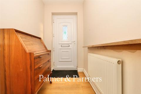 2 bedroom bungalow for sale, Queensdale Close, Ipswich, Suffolk, IP1