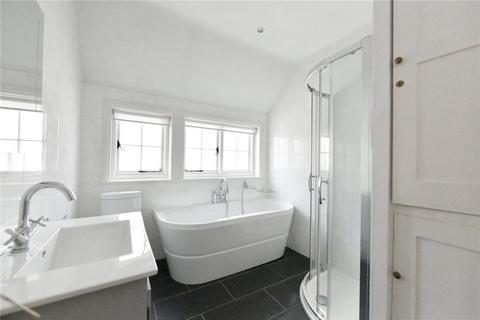 4 bedroom detached house to rent, Earlswood Road, RH1