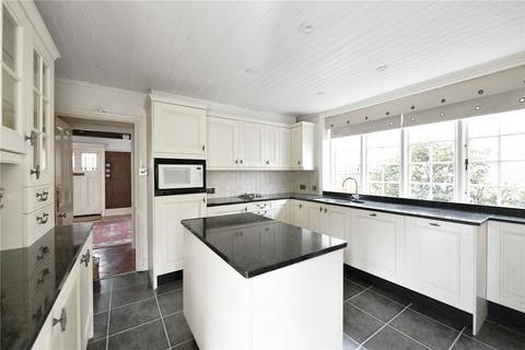 4 bedroom detached house to rent, Earlswood Road, RH1