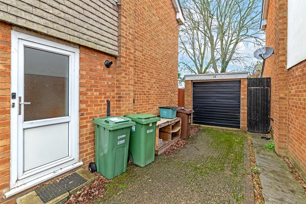 14 Barncroft Road Internals-20.jpg