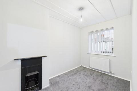 3 bedroom terraced house to rent, Austen Walk, Lincoln
