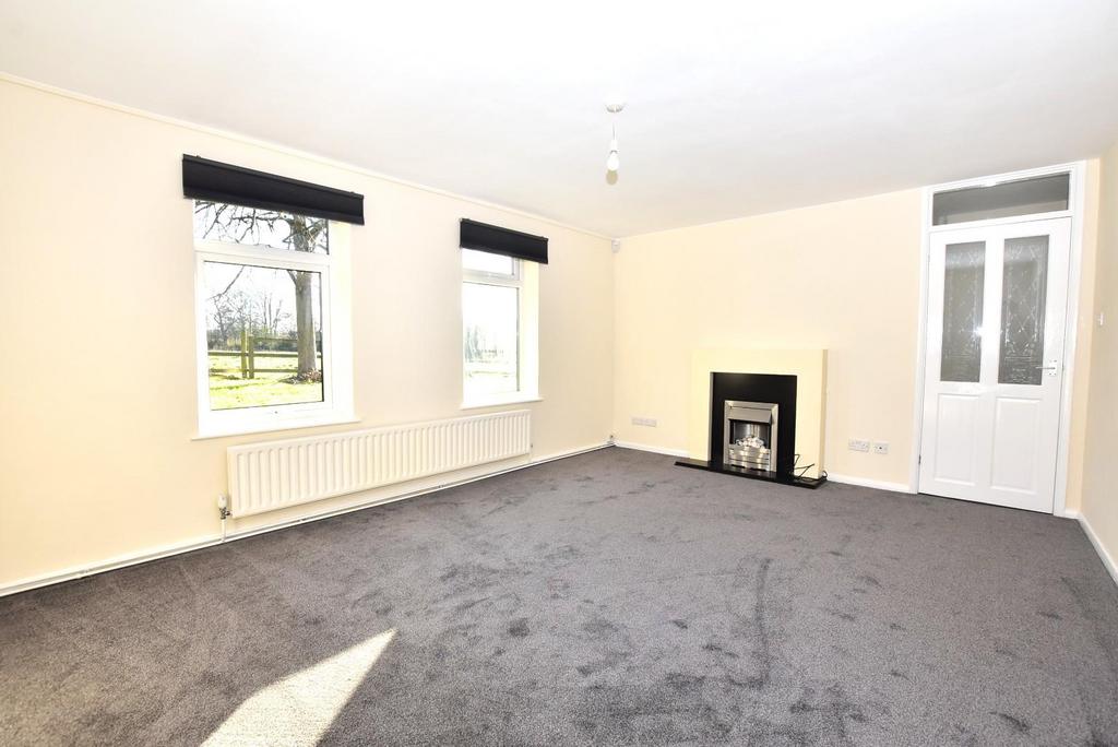 Living room 1.JPG