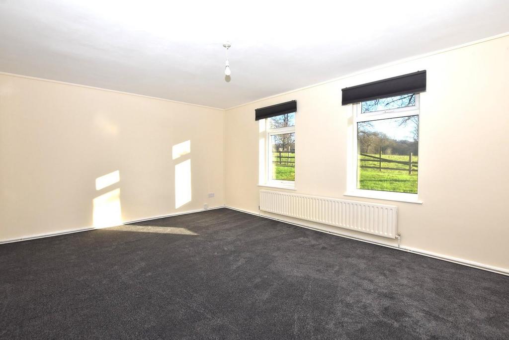 Living room 4.JPG