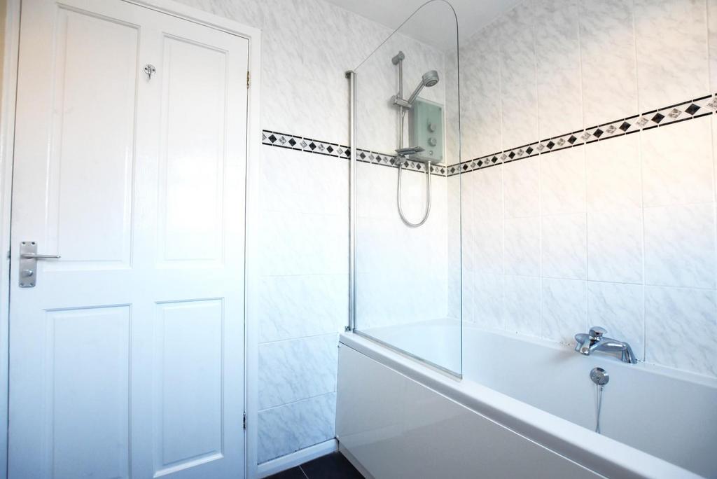 Bathroom 1 2.JPG