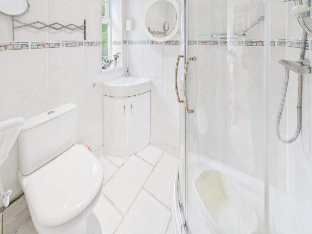 Annexe Shower Room