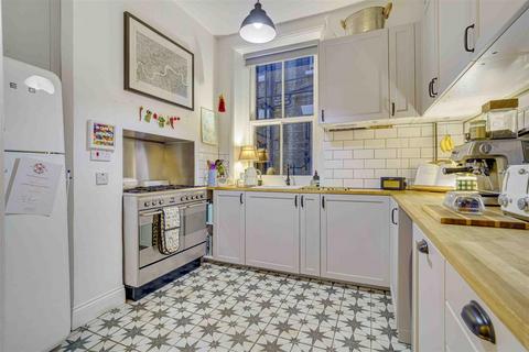 2 bedroom flat for sale, Fulham Road, London