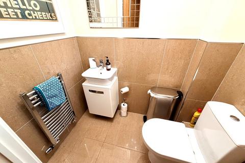 undefined, Elmwood Avenue, Essington, Wolverhampton, WV11