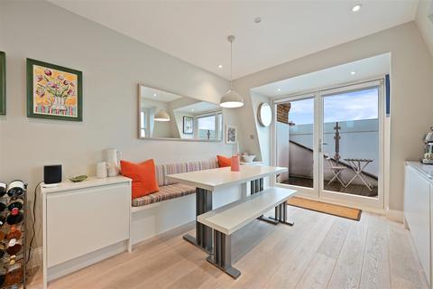 2 bedroom maisonette for sale, Ormiston Grove, London W12