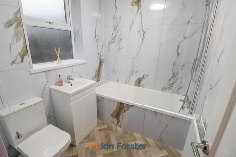2 bedroom flat for sale, Gosforth Terrace, Gateshead