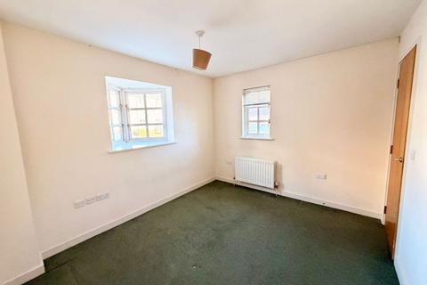 1 bedroom maisonette to rent, Flat , The Square, Chatham Way, Brentwood