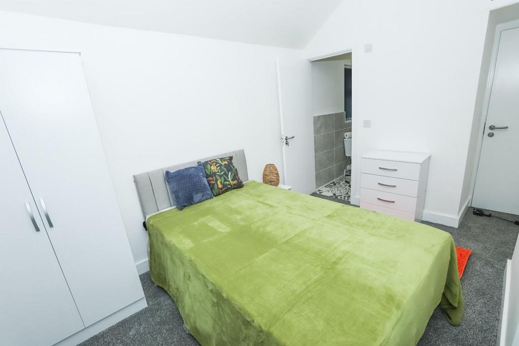 56 Wellesley #16.jpg