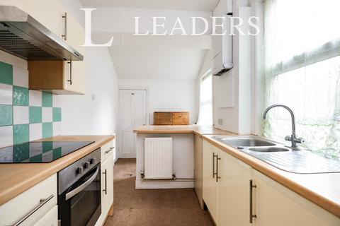 2 bedroom terraced house to rent, Sheriff Road, NN1