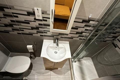 1 bedroom house to rent, Falconers Road, Luton, Bedfordshire, LU2
