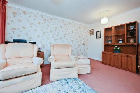 undefined, The Lawns, Stevenage SG2