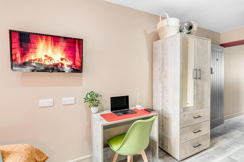 26 Ellys Road, Coventry, CV1 4 EW (120).jpg