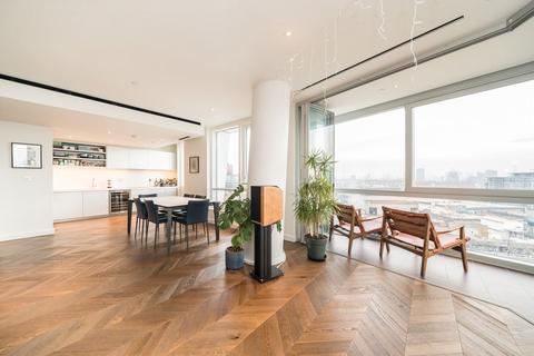 3 bedroom flat for sale, Prospect Way, London SW11