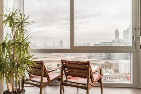 3 bedroom flat for sale, Prospect Way, London SW11
