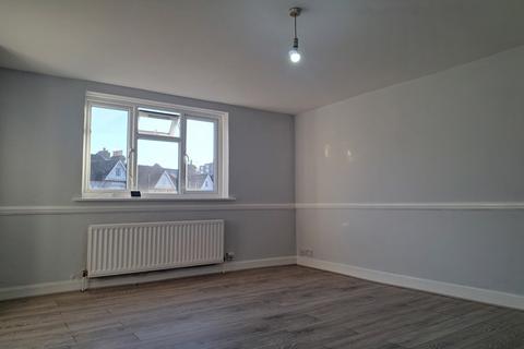 Studio to rent, Woodville Road Thornton Heath CR7 8LH