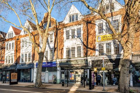2 bedroom flat for sale, Chiswick High Road, Chiswick, London, W4