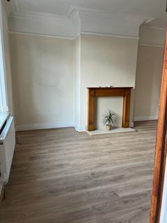 3 bedroom terraced house to rent, New Street, Paddock HD1