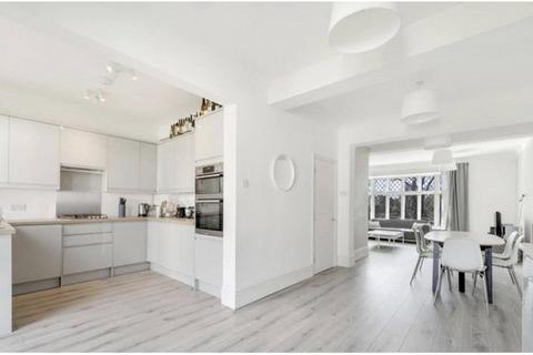 House share to rent, Trinity Road, London, SW17