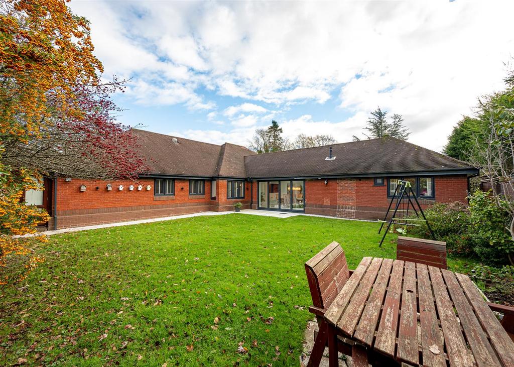 22 Yew Tree Lane-27.jpg
