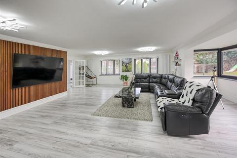 5 bedroom detached bungalow for sale, 22 Yew Tree Lane, Tettenhall, Wolverhampton, WV6 8UF