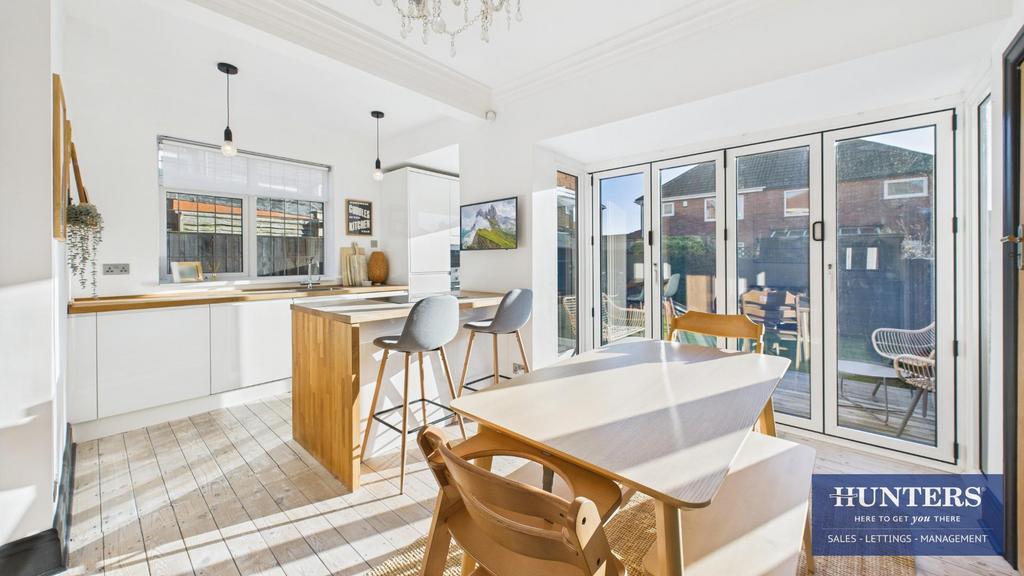 Kitchen/Dining Room