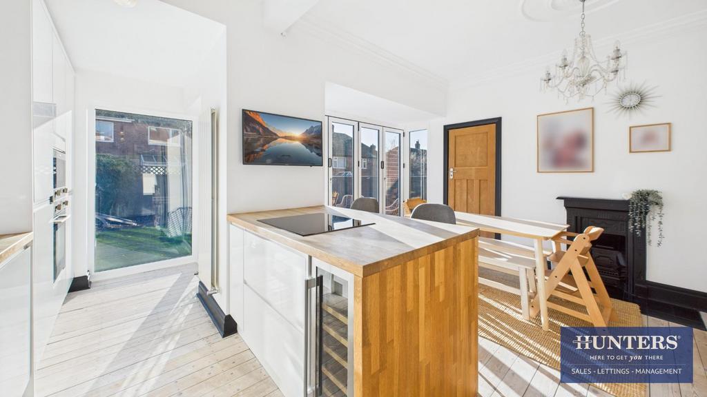 Kitchen/Dining Room
