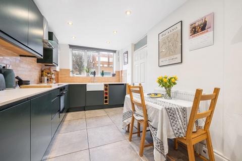 3 bedroom maisonette for sale, Peabody Hill, SE21