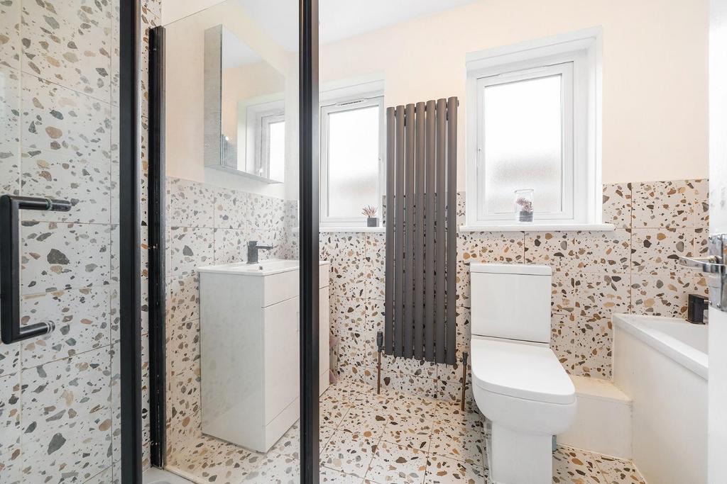 Bathroom.JPG