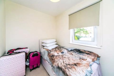 2 bedroom flat to rent, Tean House, Havergate Way, Reading, RG2
