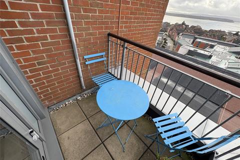 1 bedroom in a flat share to rent, Avenel Way, BH15