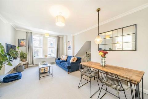 2 bedroom flat for sale, Concanon Road, London SW2