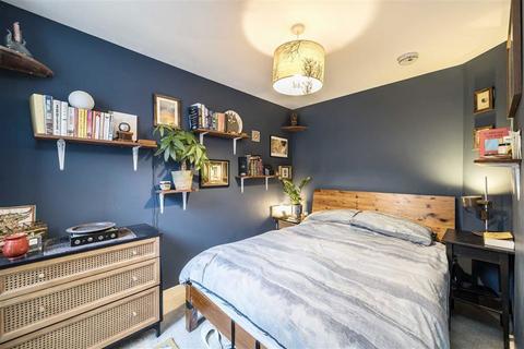 2 bedroom flat for sale, Coldharbour Lane, London SW9