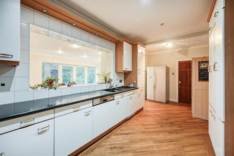 undefined, 5 Elmsdale, Wightwick, Wolverhampton, WV6 8ED