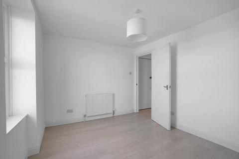 1 bedroom apartment for sale, Rye Hill Park, Peckham, London, SE15