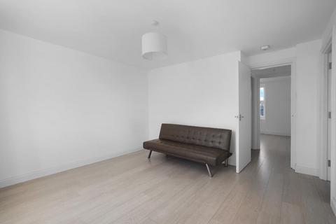 1 bedroom apartment for sale, Rye Hill Park, Peckham, London, SE15