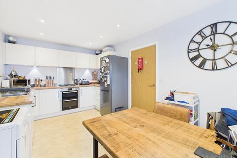 4 bedroom semi-detached house to rent, Hedge Sparrow Road, Stowmarket, IP14