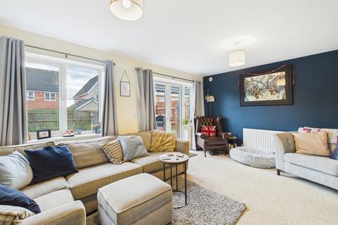 4 bedroom semi-detached house to rent, Hedge Sparrow Road, Stowmarket, IP14