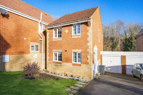 3 bedroom detached house for sale, Monarch Gardens, St. Leonards-On-Sea