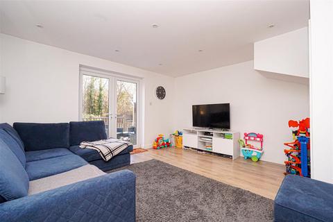 3 bedroom detached house for sale, Monarch Gardens, St. Leonards-On-Sea